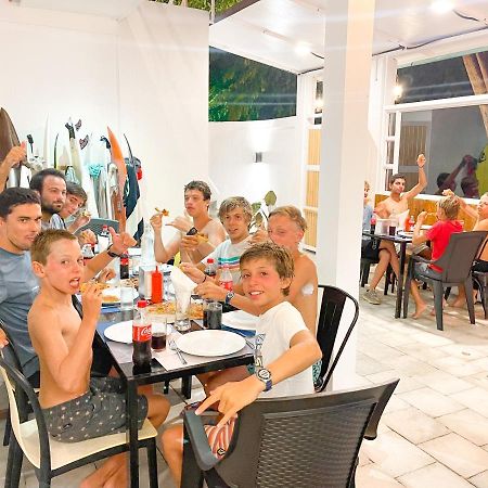 Moodhu Surf House Hotel Himmafushi Buitenkant foto