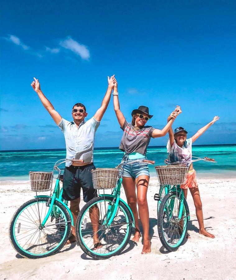 Moodhu Surf House Hotel Himmafushi Buitenkant foto
