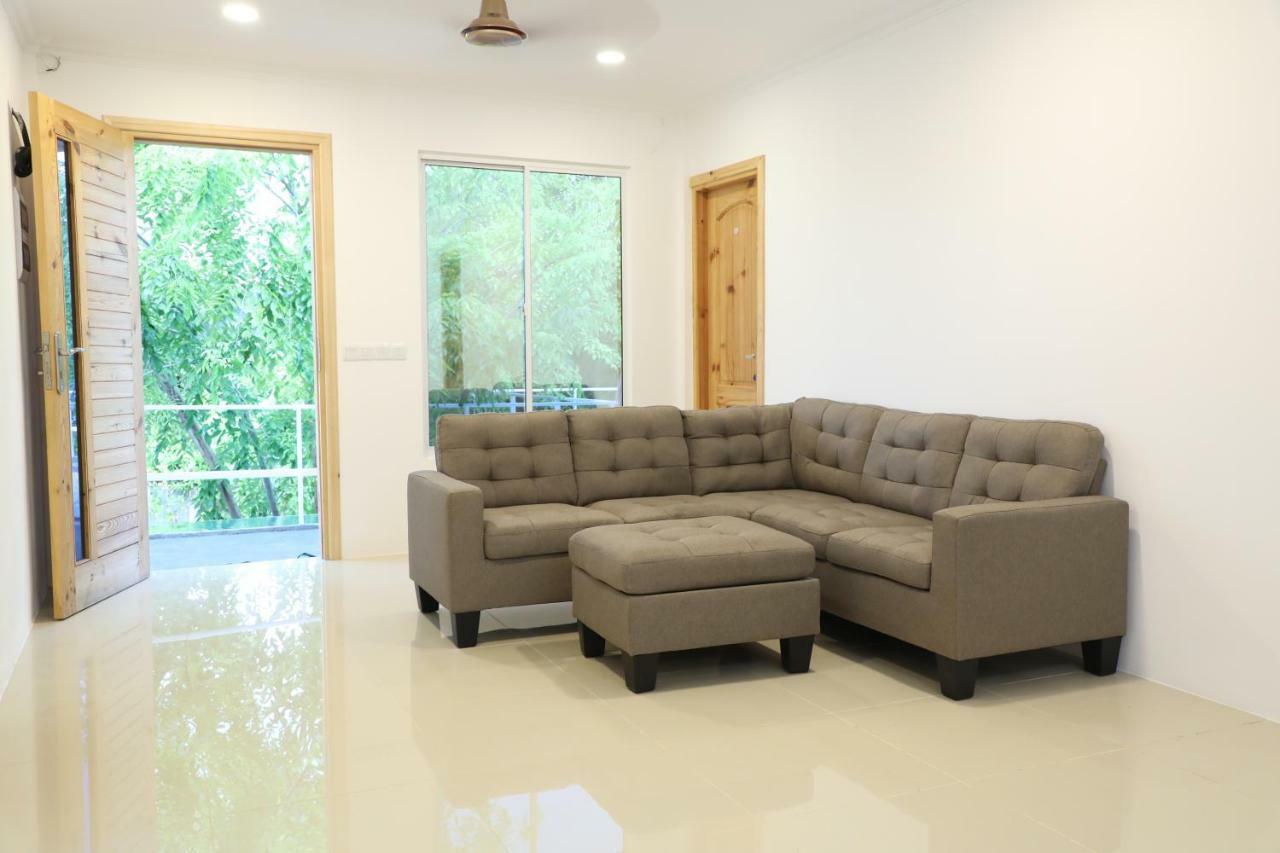 Moodhu Surf House Hotel Himmafushi Buitenkant foto