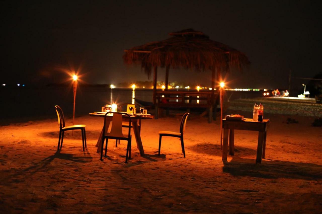 Moodhu Surf House Hotel Himmafushi Buitenkant foto