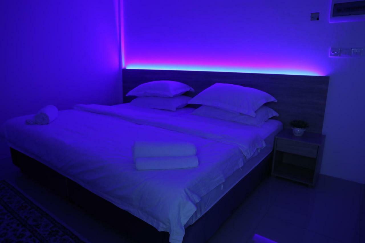 Moodhu Surf House Hotel Himmafushi Buitenkant foto